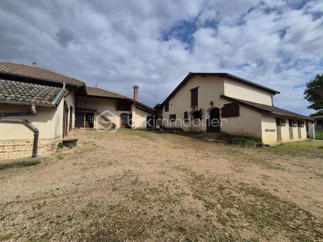 Ancienne ferme avec terrain - photo 10