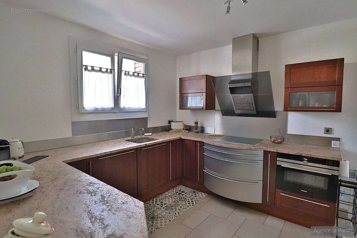 Maison à VERRIERES-LE-BUISSON