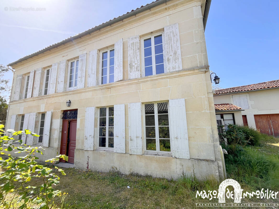 Maison à CHERAC