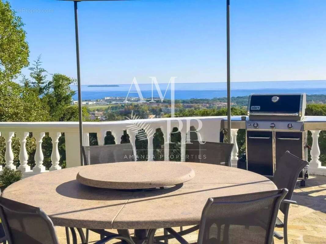 Maison à MANDELIEU-LA-NAPOULE