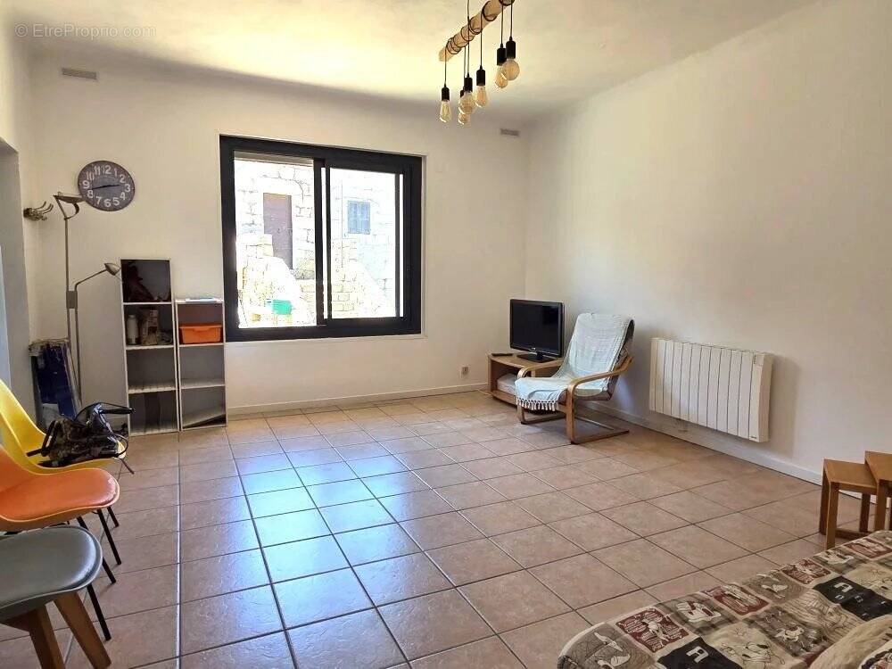 Appartement à MONACIA-D'AULLENE
