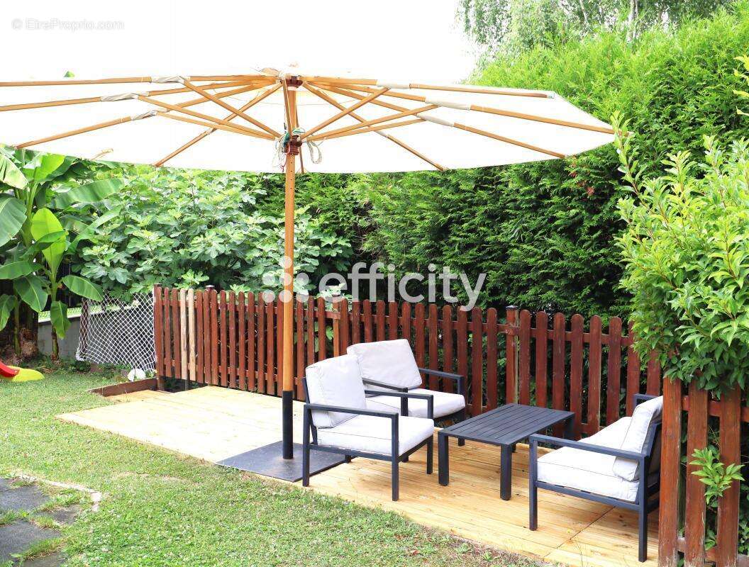 Maison à MORAINVILLIERS