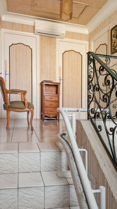 Maison à SAINT-LAURENT-DE-LA-SALANQUE