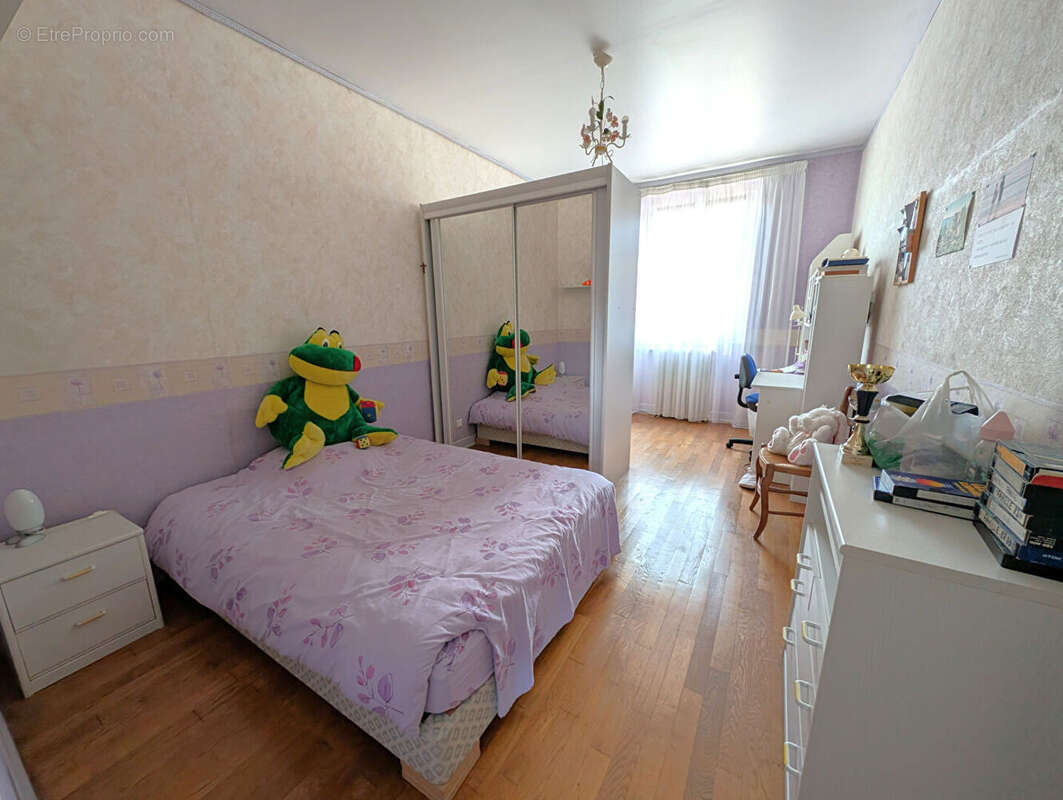 Maison à AILLANT-SUR-THOLON