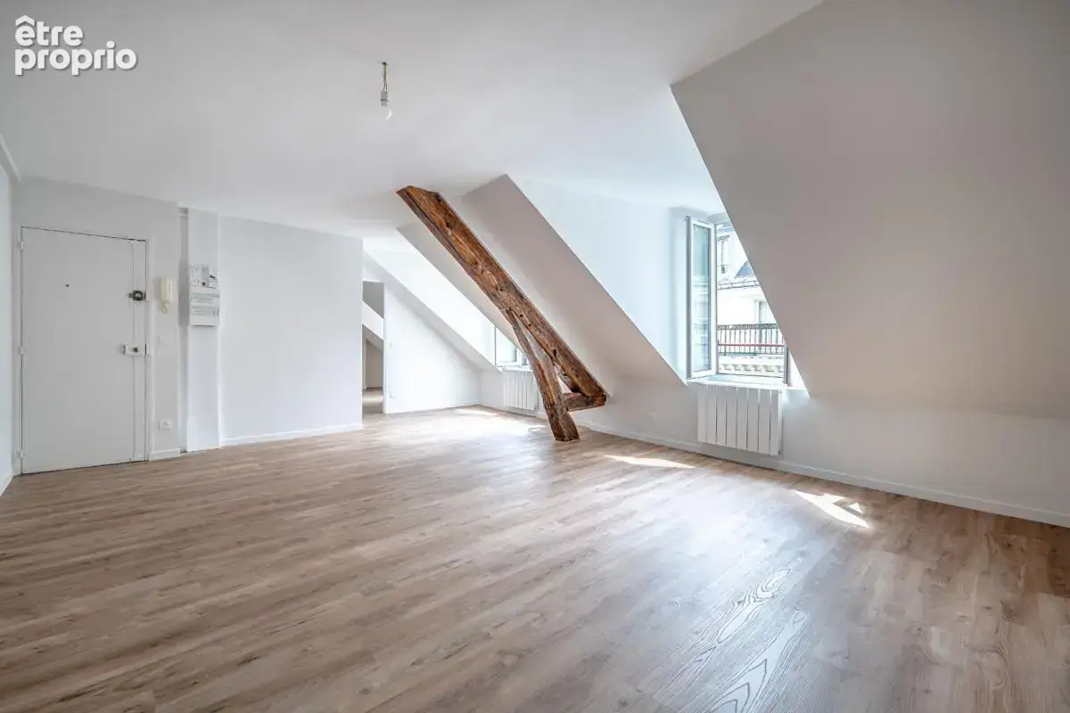 Paris 8-Dernier étage avec ascenseur à deux pas de l'Elysée-63M2 au sol-Appartement rénové et lumineux - photo 2
