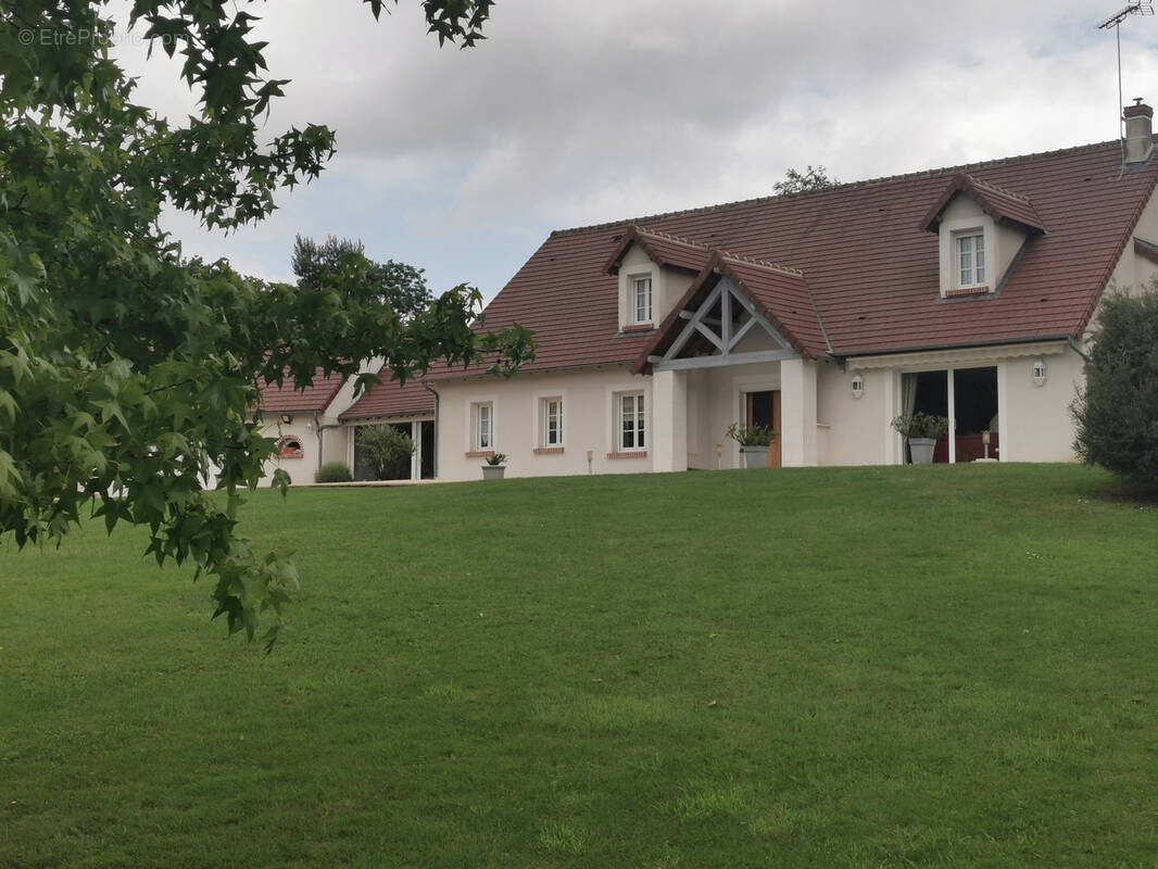 Maison à GENOUILLY
