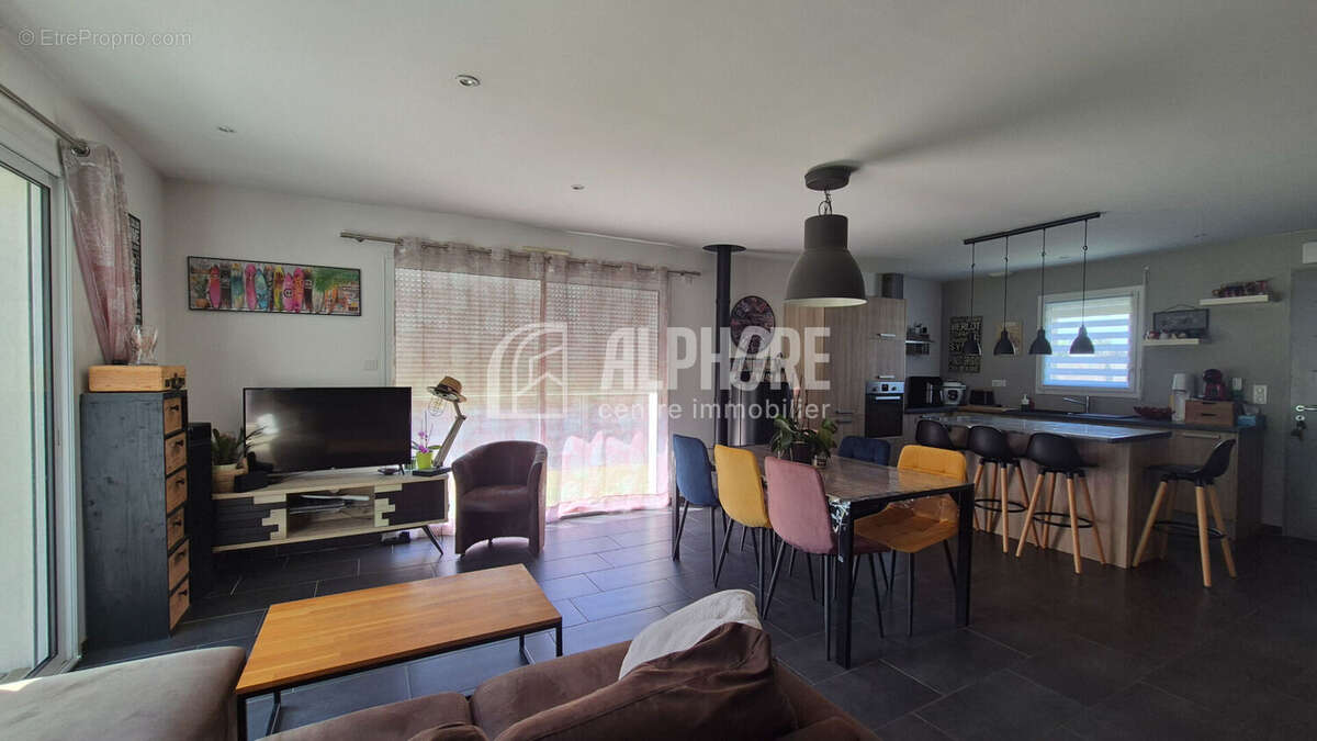 SAINT-MOLF  Maison de 106 m² avec 4 chambres, vie de plain-pied et garage - photo 2
