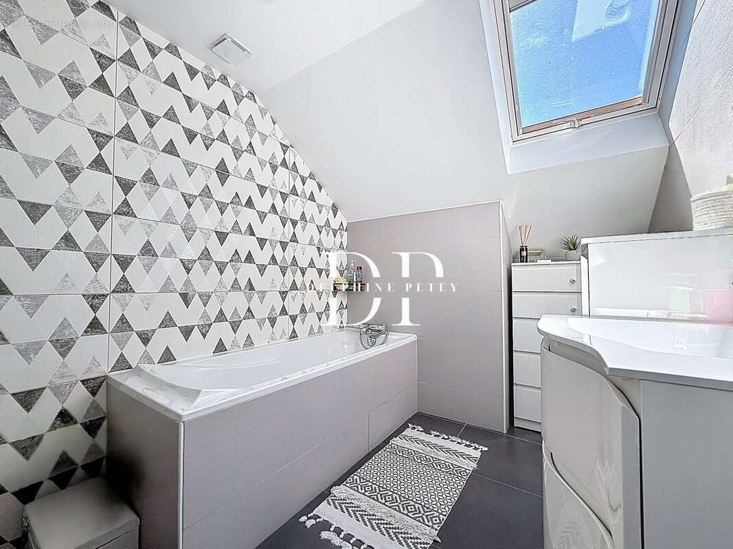 Maison à vendre 4 pièces de 122 m2 LUCINGES (74) - photo 6