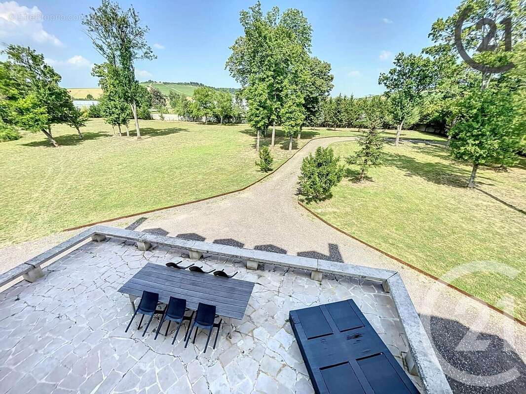 Maison à CHAMPS-SUR-YONNE