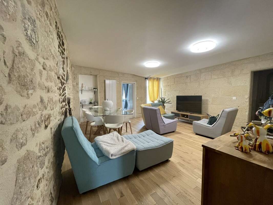 Appartement à SAINTES