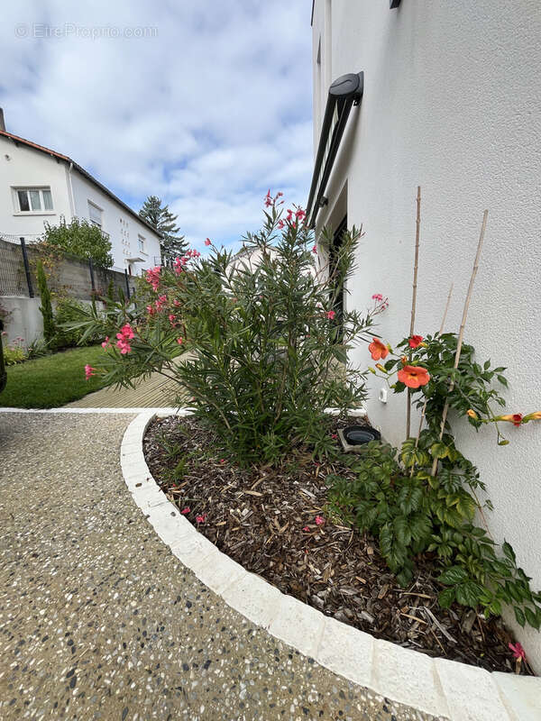Maison à VAUX-SUR-MER