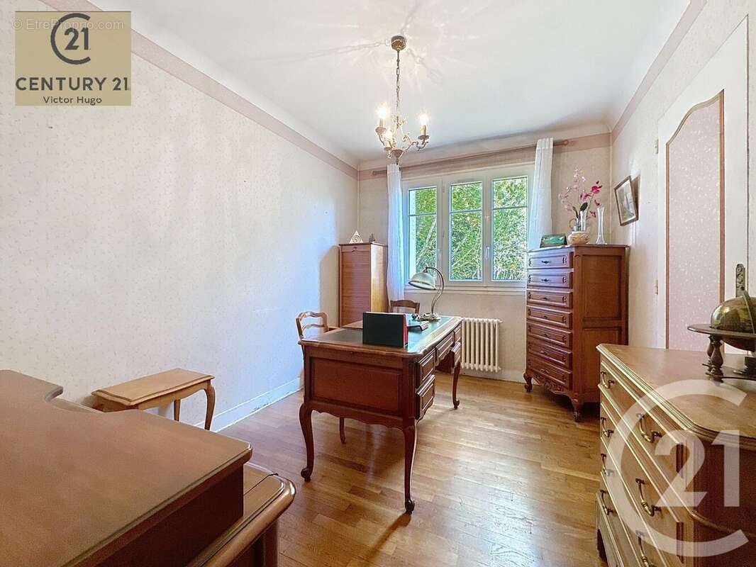 Maison à LE PALAIS-SUR-VIENNE