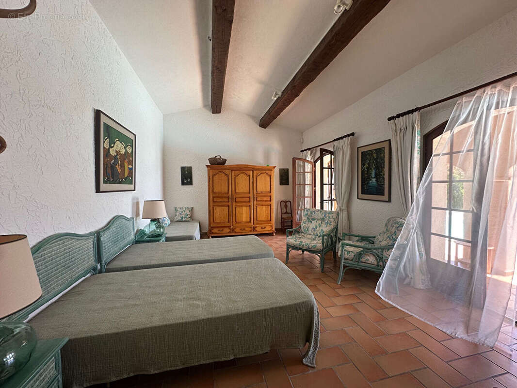 Maison à TOURRETTES