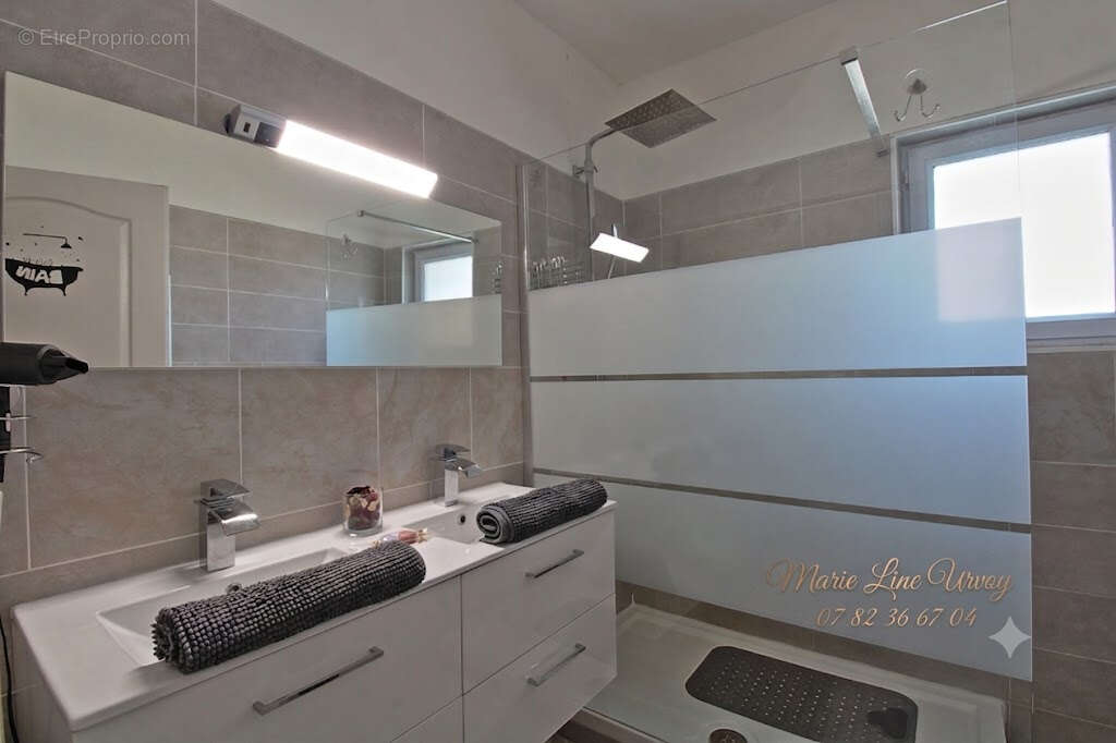 13210 St-Rémy - Mas en pierre 145 m² + gîte 70 m² - Piscine 8X4 - grand terrain - photo 9