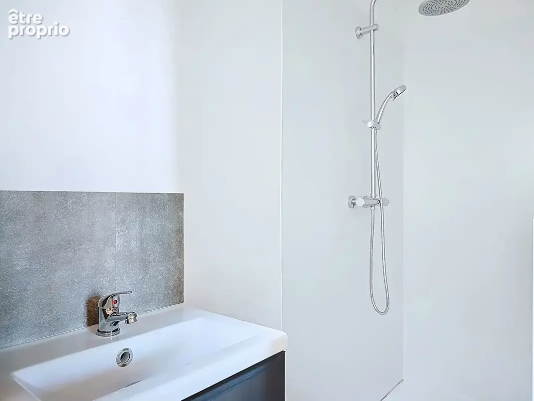 Maison entièrement rénovée avec studio indépendant Centre bourg - photo 13