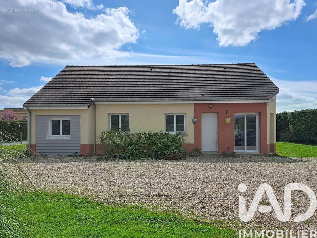 Maison 94 m² à Rouge-Perriers  - photo 3