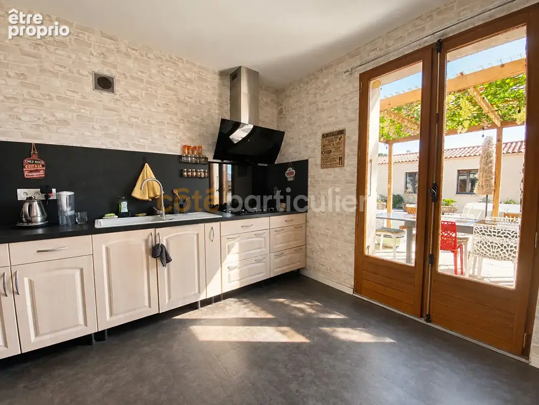 Maison - 5 chambres à Saint-Michel-En-L'Herm - photo 9