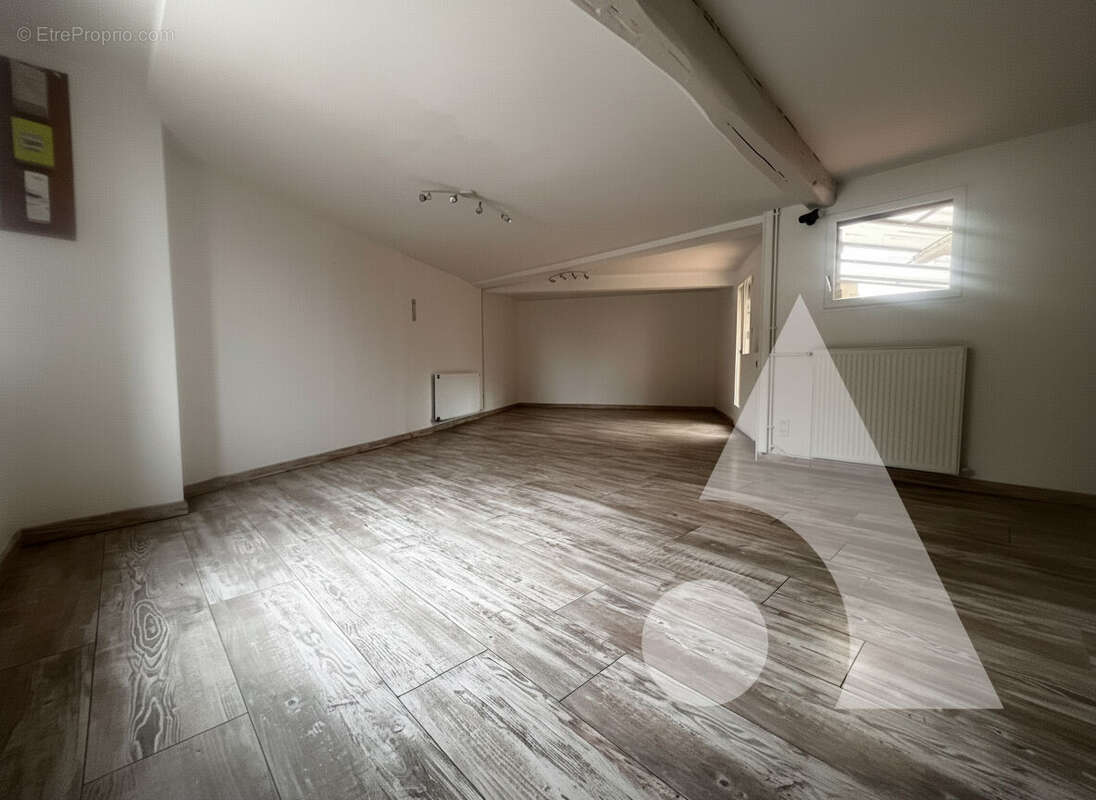 Maison à MAIGNELAY-MONTIGNY