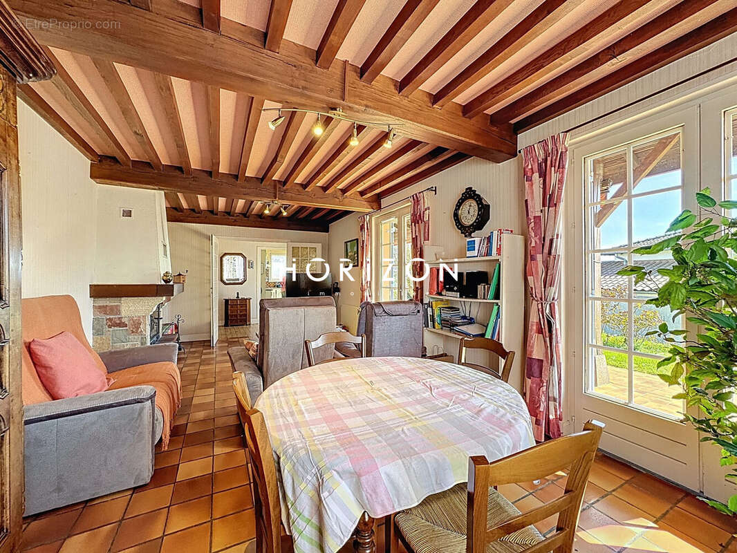 Maison à VONNAS