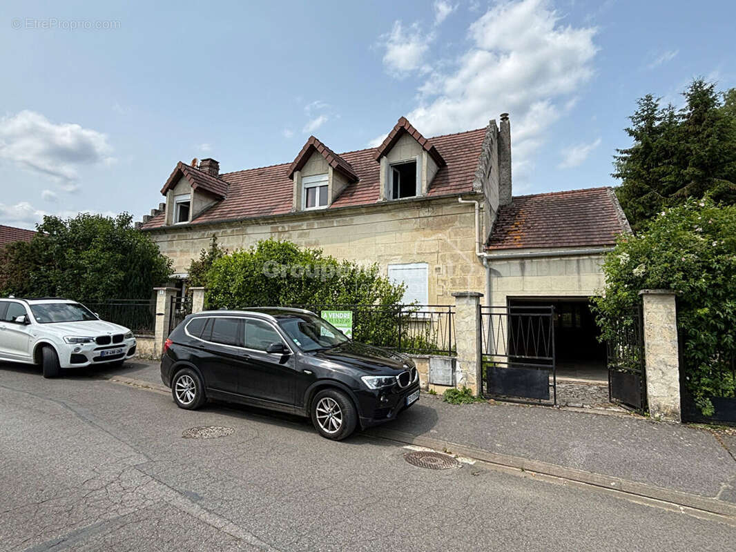 Maison à PIERREFONDS