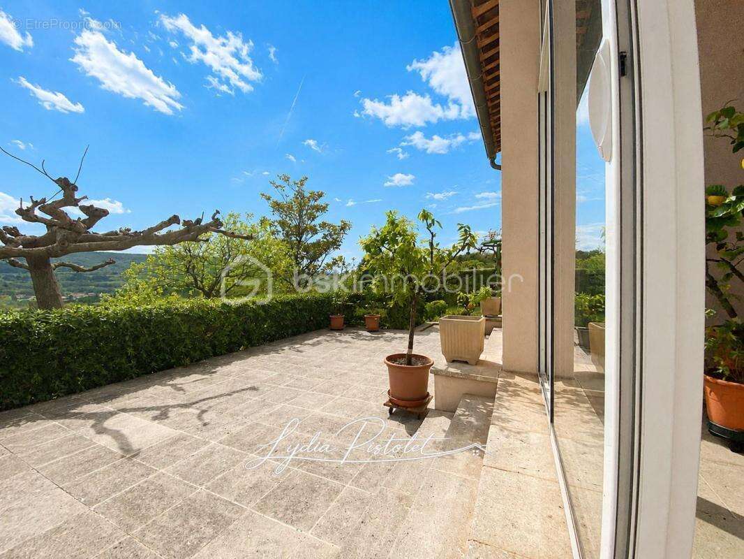 APT en Luberon (84) - Une maison ne se choisit pas seulement sur des photos… découvrez si celle-ci mérite votre visite - photo 7