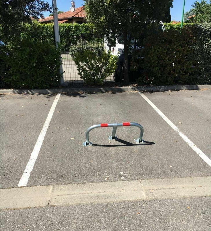 Parking à CUGNAUX
