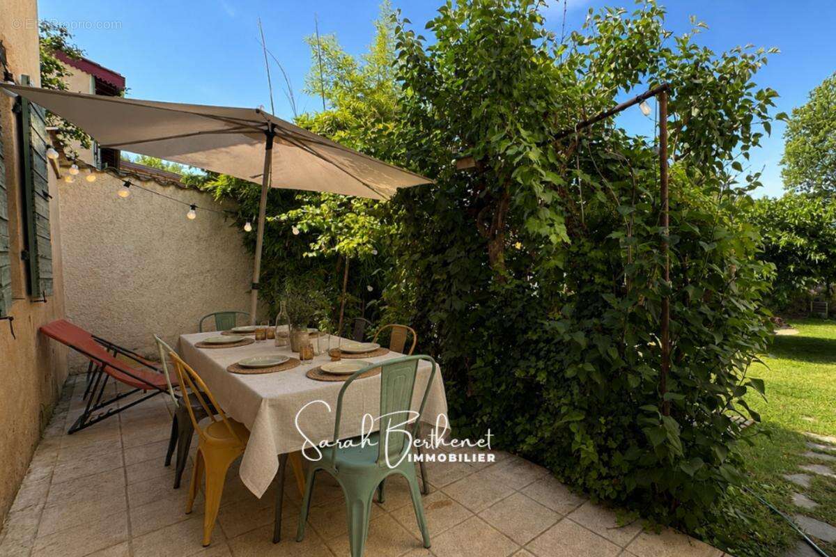 Maison 178 m² à Charly  - photo 2