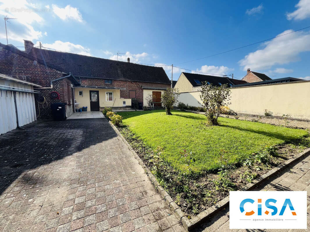 Maison à ESTREES-SAINT-DENIS