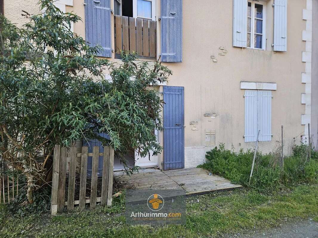 Appartement à COURCON