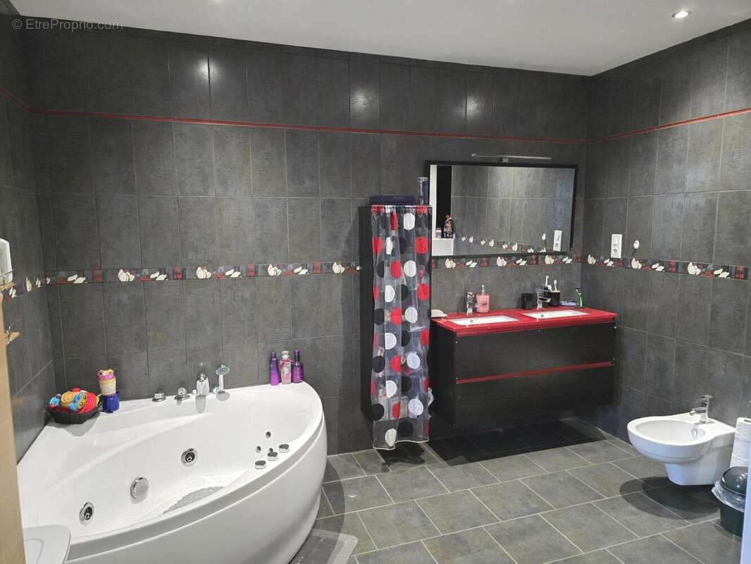 20250908_180726-1757348381923 - Maison à LE THILLOT