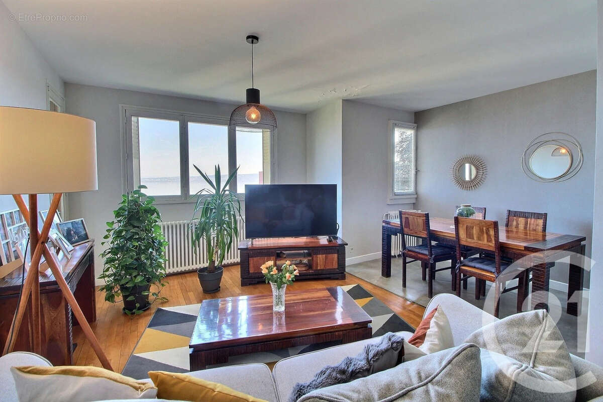 Appartement à EVIAN-LES-BAINS