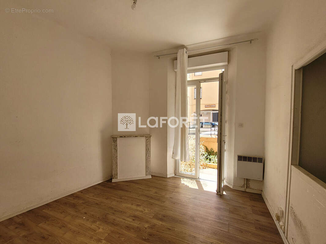 TOULON OUEST : Immeuble composé de 6 appartements dont 1 loué - photo 6