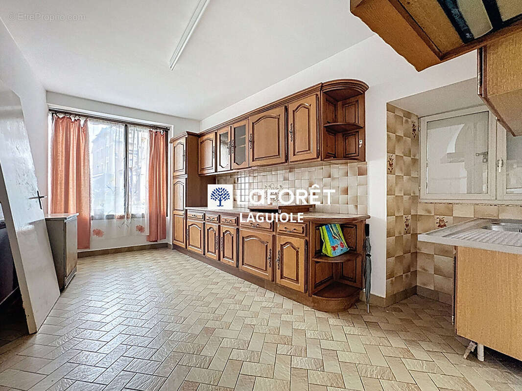 Appartement à MUR-DE-BARREZ
