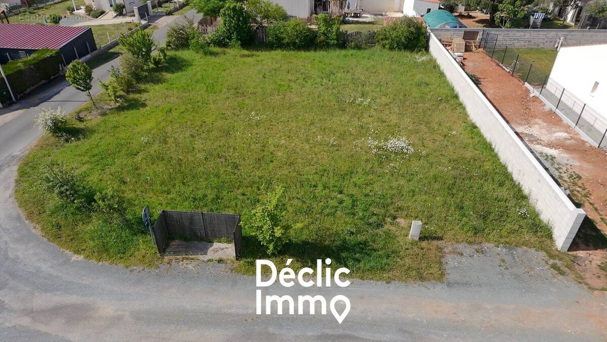 Terrain à JUICQ