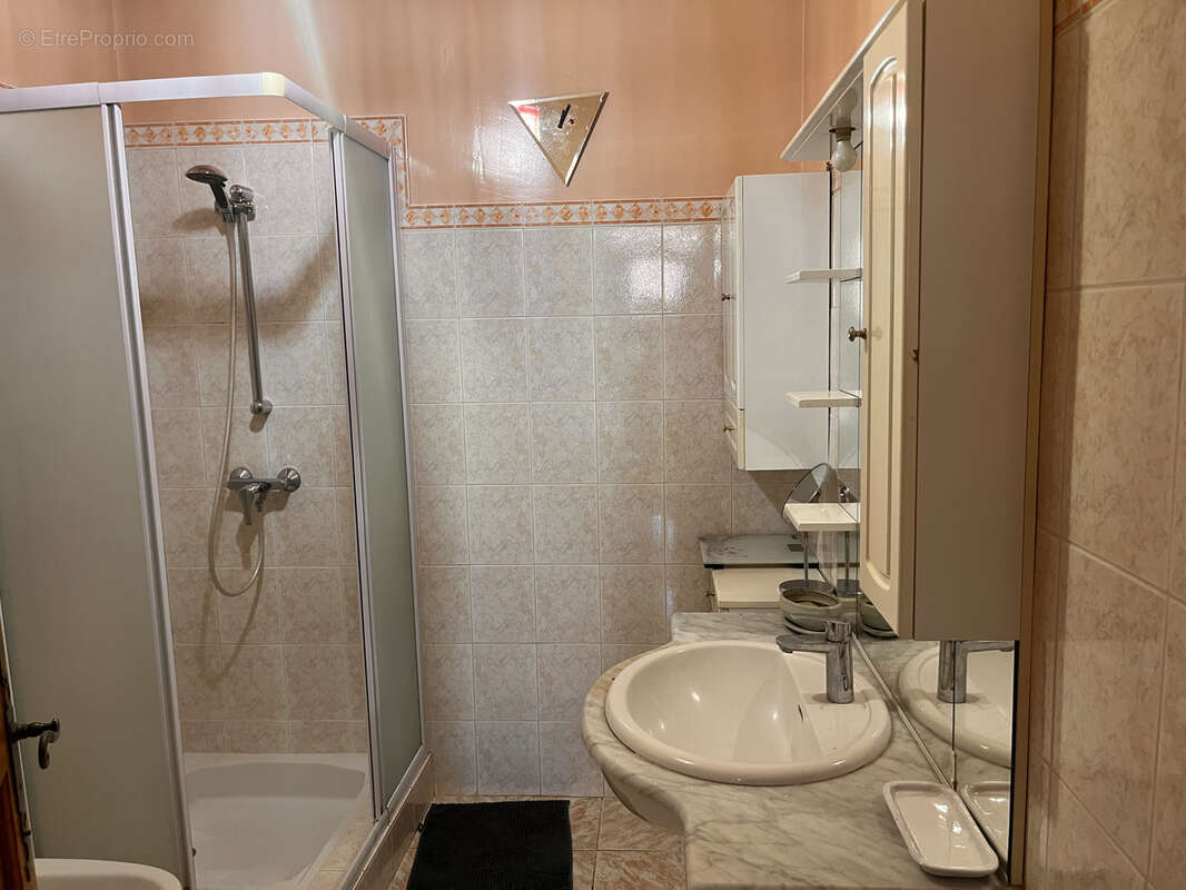 A vendre -Maison de maçon et garage  avec vue dégagée-Marseille 11 ème arrondissement - photo 8
