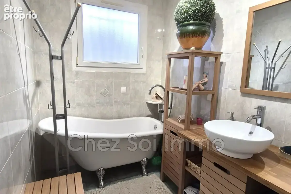 Maison 4 pièces 124 m² à vendre à Saint-Laurent-Du-Var (06700) - photo 7