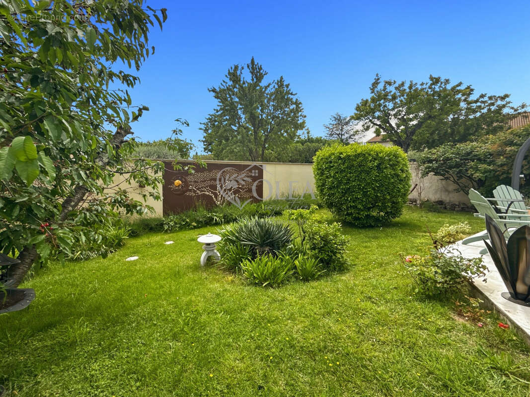 Maison 142 m² à Uzes  - photo 2