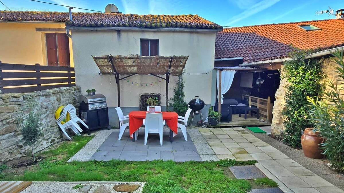 Maison rénovée en Pierre 6 pièces + Jardin + Garage - ORADOUR SUR GLANE (87) - photo 13