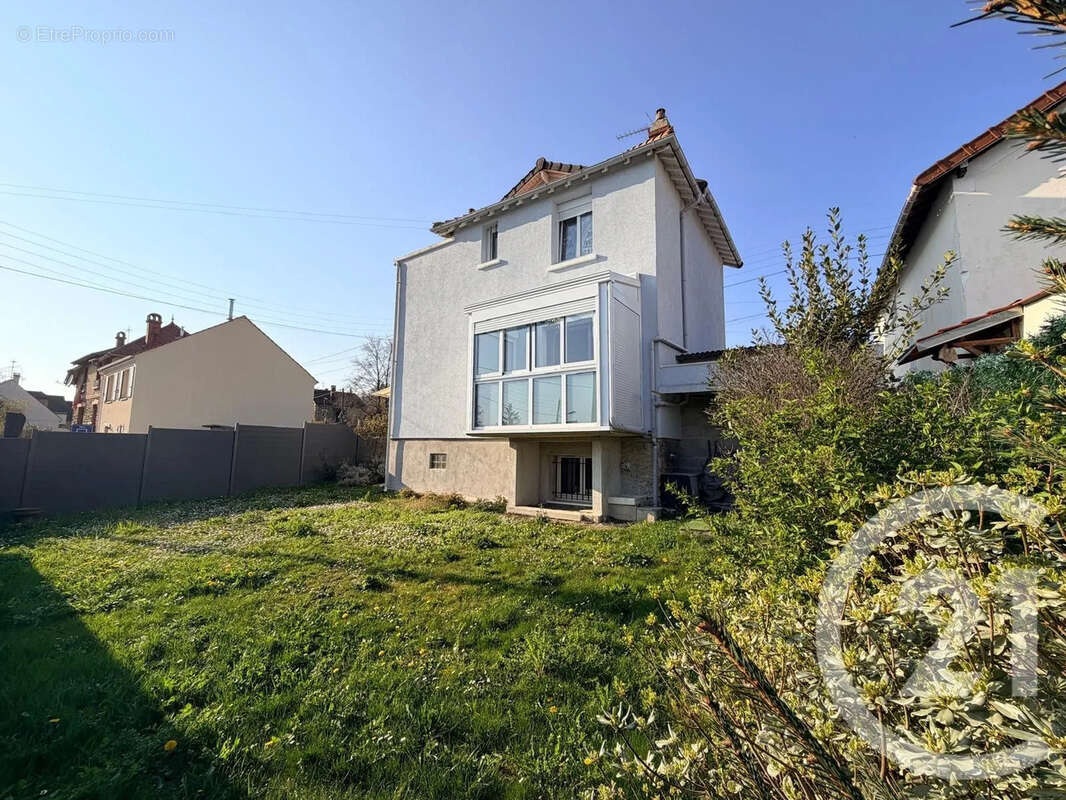 Maison à THORIGNY-SUR-MARNE