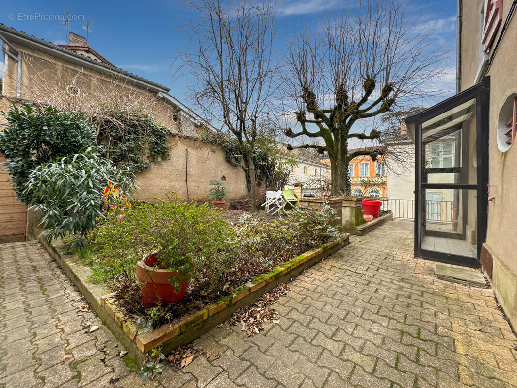 Studio ultra optimisé en cœur de Trévoux   Rentabilité courte durée de +13 % Minimum evolutive - photo 11