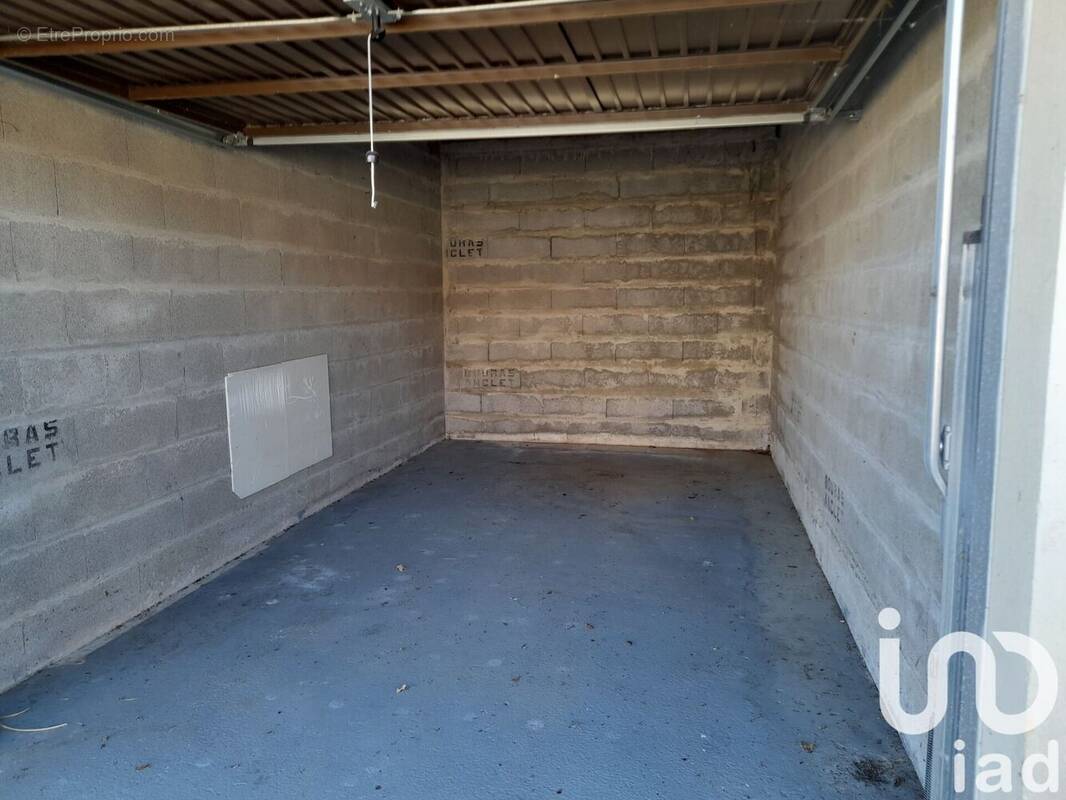 Photo 1 - Parking à ANGLET