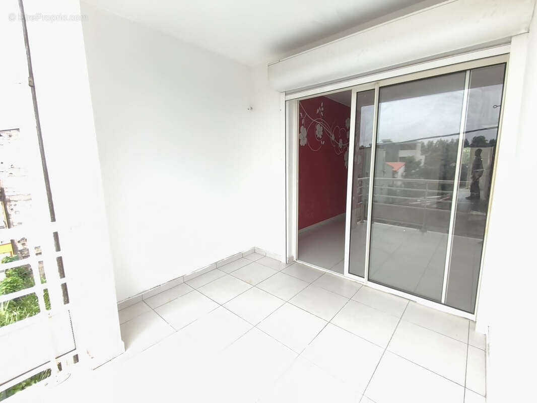 Appartement T2 avec ascenseur - 47m2 - centre-ville de CAYENNE - photo 9