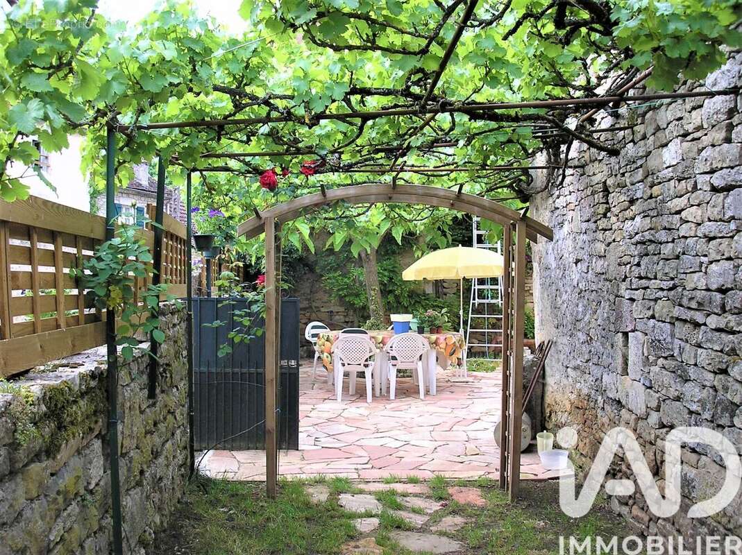 Maison 130 m² à Assier  - photo 2
