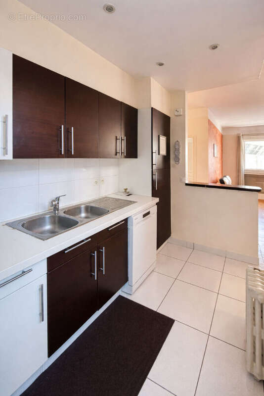 Appartement à LEVALLOIS-PERRET