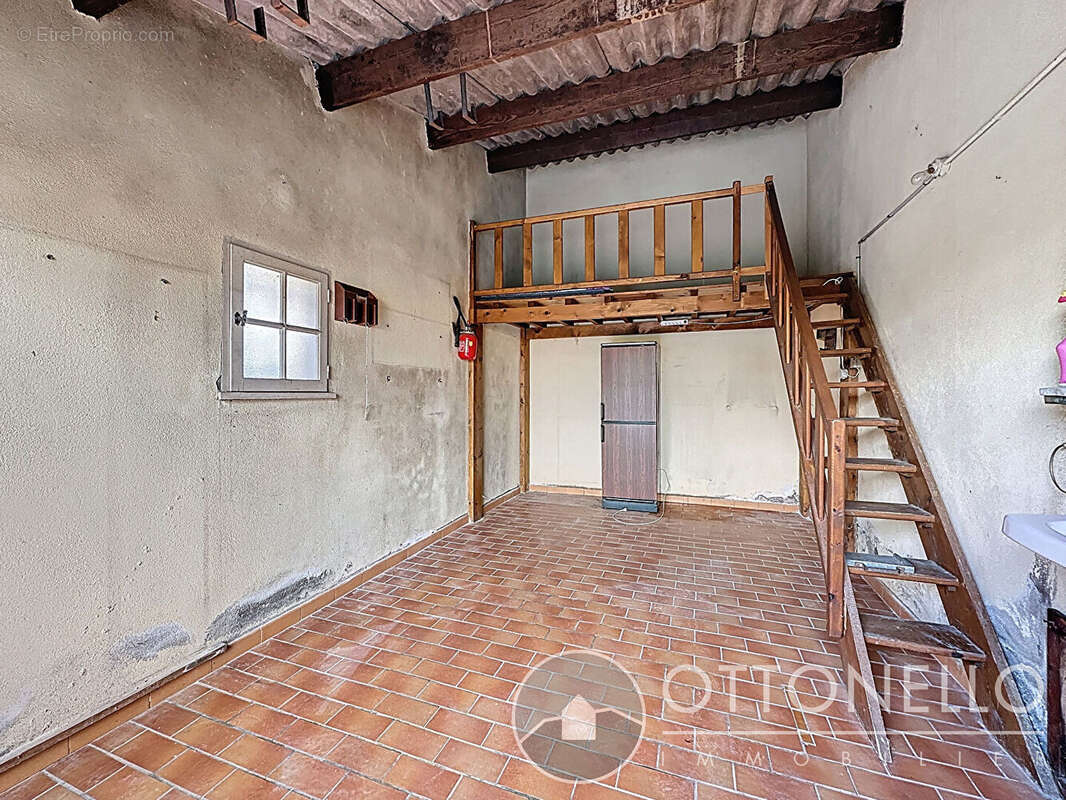 Maison à ROQUEBRUNE-SUR-ARGENS