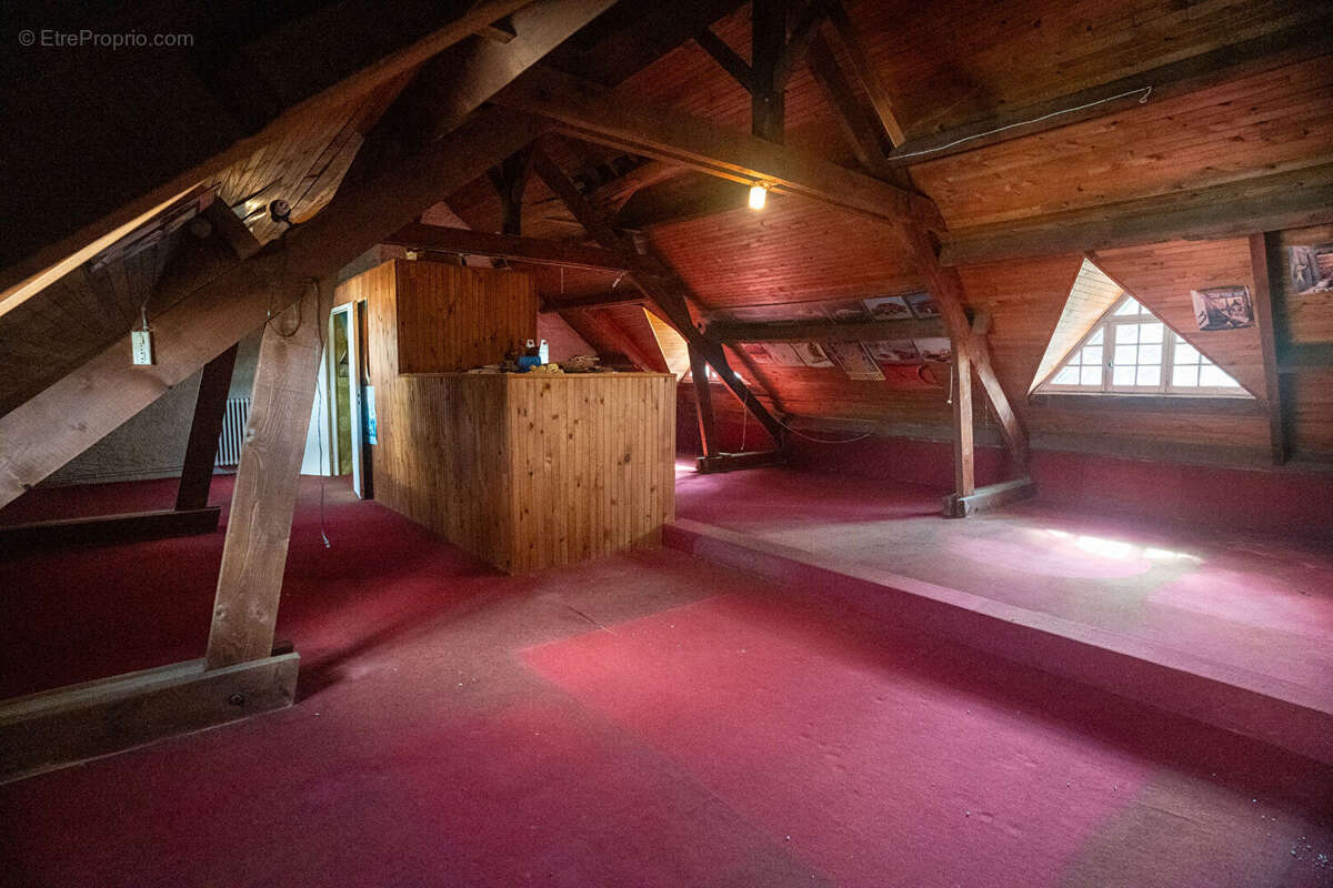 Maison à SAINTE-GENEVIEVE-DES-BOIS