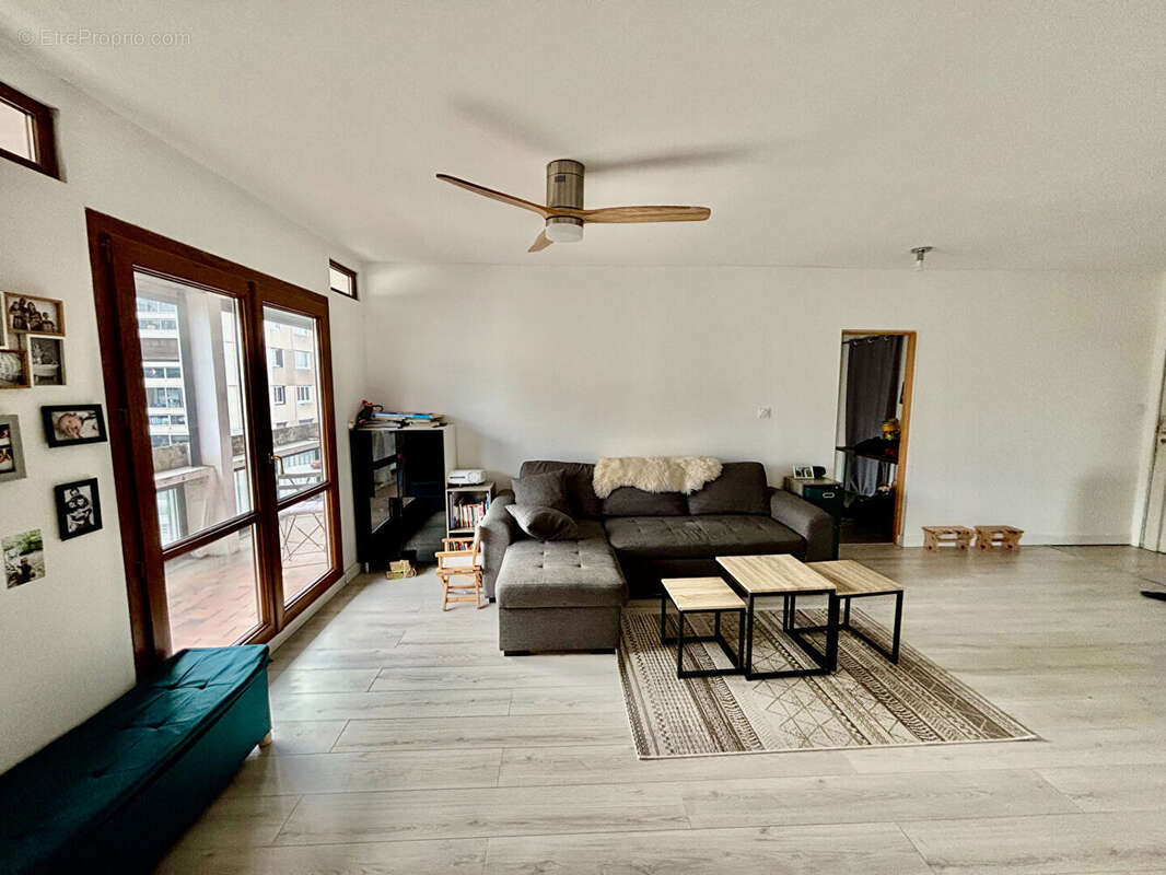 Appartement à RILLIEUX-LA-PAPE