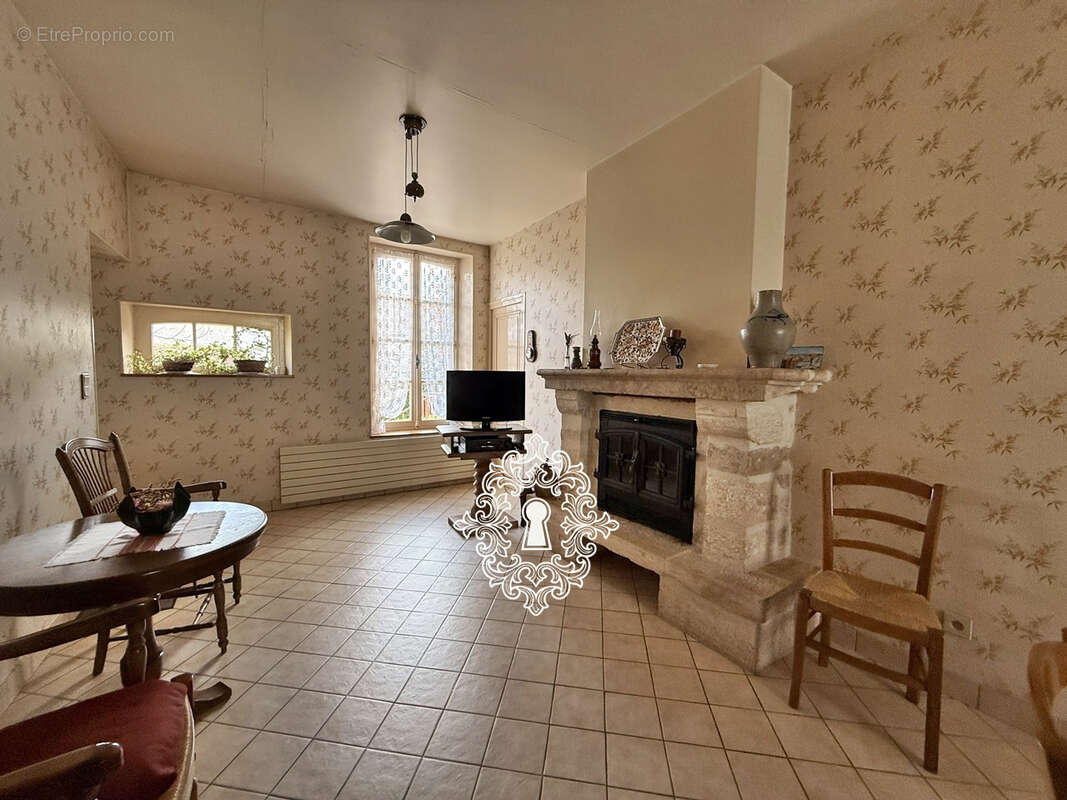 Maison à DONNEMARIE-DONTILLY