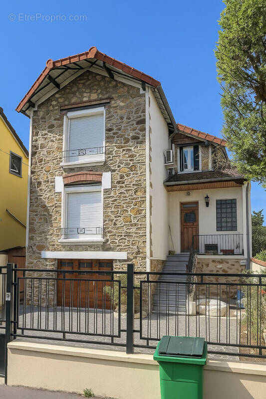 Maison à LES PAVILLONS-SOUS-BOIS