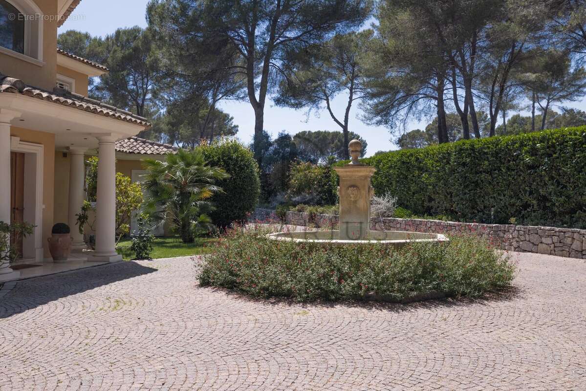Maison à MOUGINS